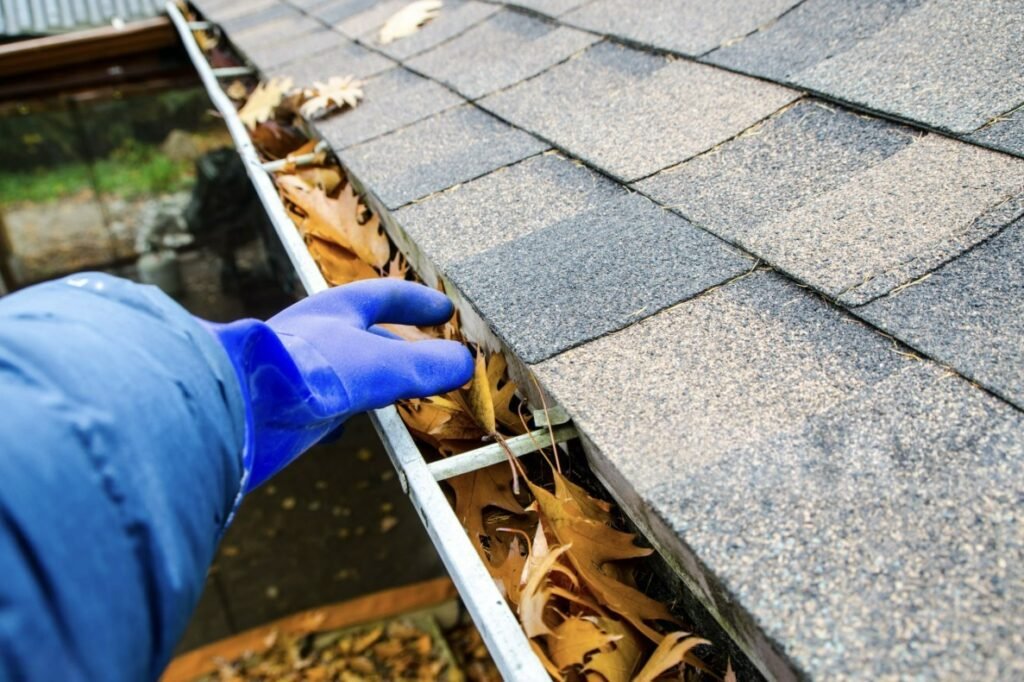 nettoyage de gouttière et évacuation des eaux pluviales