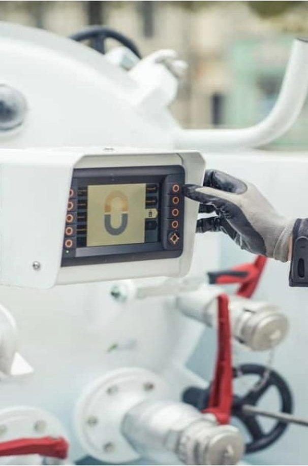 vidange bac à graisse Essonne – mini combiné hydrocureur en intervention