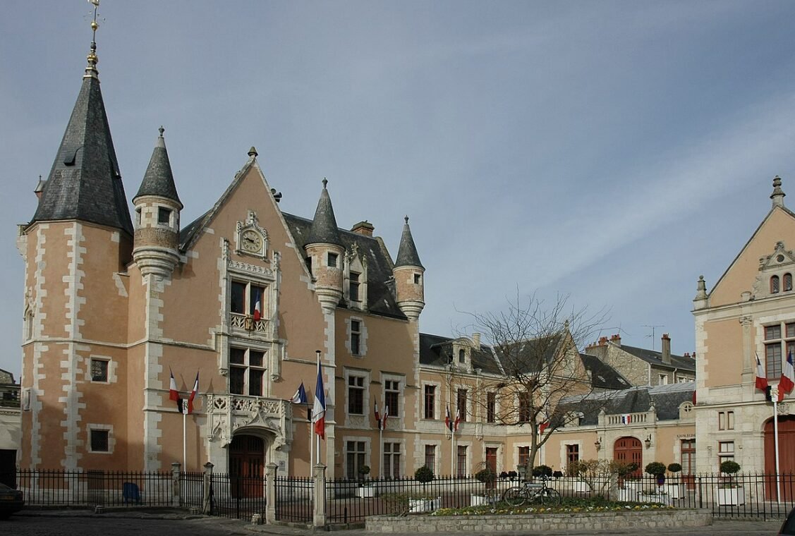 Mairie d’Étampes – services municipaux et urbanisme local