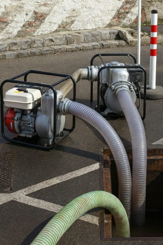 Installation d’une pompe de relevage à Palaiseau (91120) pour évacuation des eaux usées